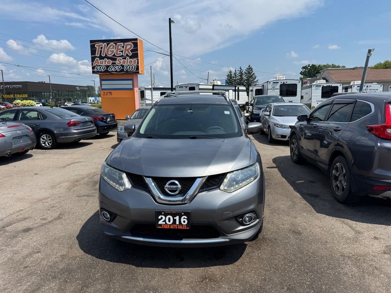 2016 Nissan Rogue SV, AWD, PANO ROOF, WELL SERVICED, CERTIFIED - Photo #8