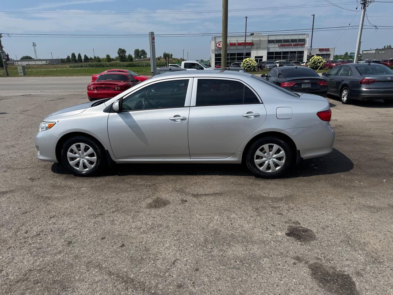 2010 Toyota Corolla CE, AUTO, LOW KMS, ONLY 32,000KMS, CERTIFIED - Photo #2
