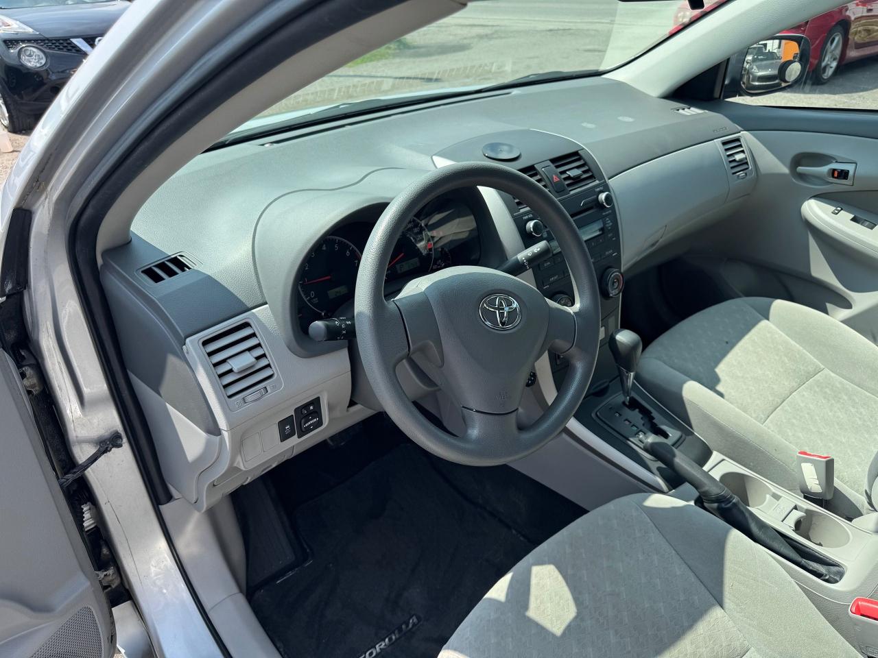 2010 Toyota Corolla CE, AUTO, LOW KMS, ONLY 32,000KMS, CERTIFIED - Photo #10
