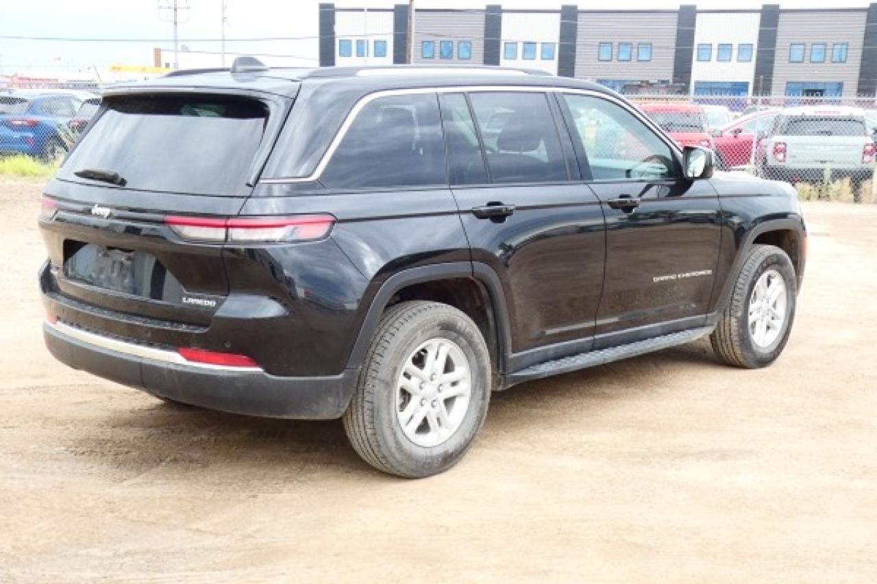 2023 Jeep Grand Cherokee Laredo 4x4 w/Htd cloth, S/R, BUC - Photo #6