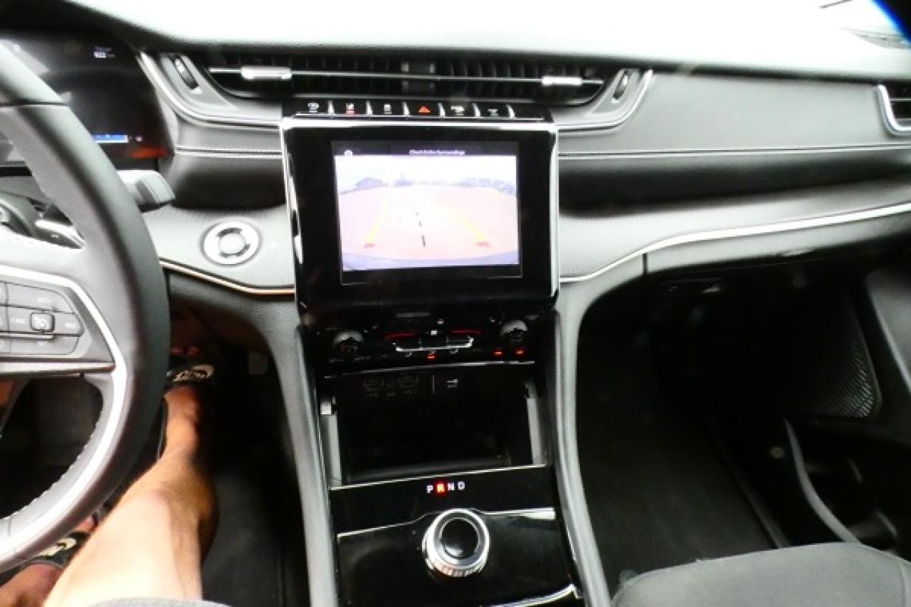 2023 Jeep Grand Cherokee Laredo 4x4 w/Htd cloth, S/R, BUC - Photo #15