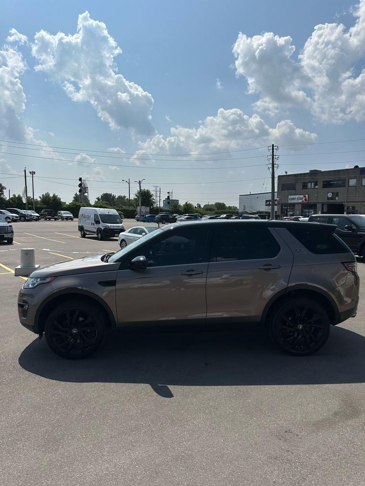 2015 Land Rover Discovery Sport HSE Photo