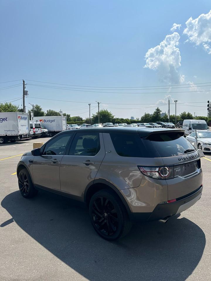 2015 Land Rover Discovery Sport HSE Photo
