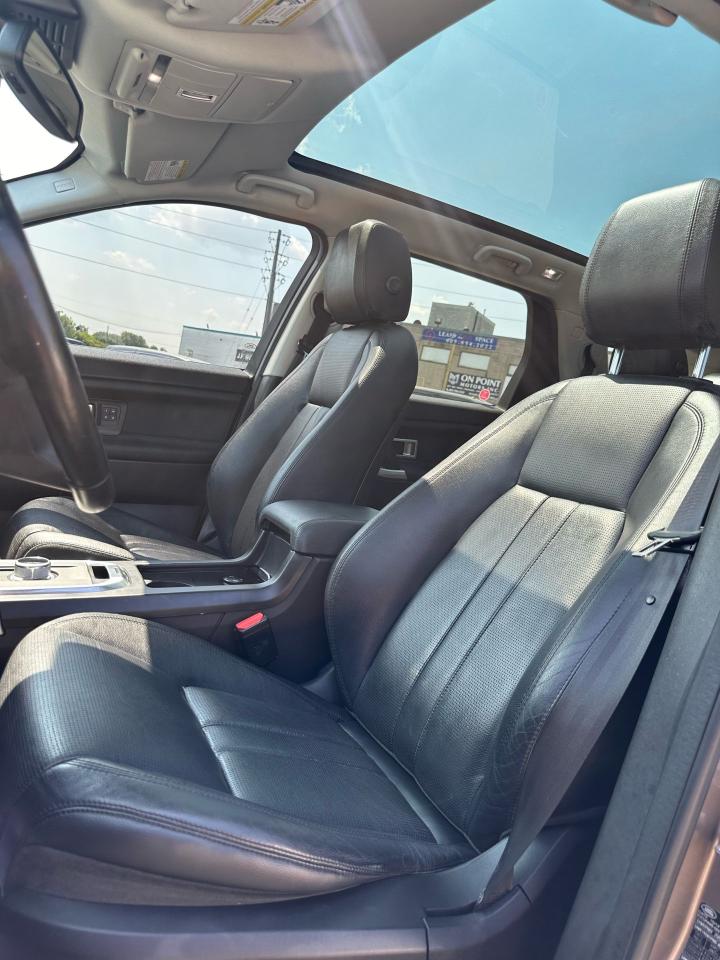 2015 Land Rover Discovery Sport HSE - Photo #11