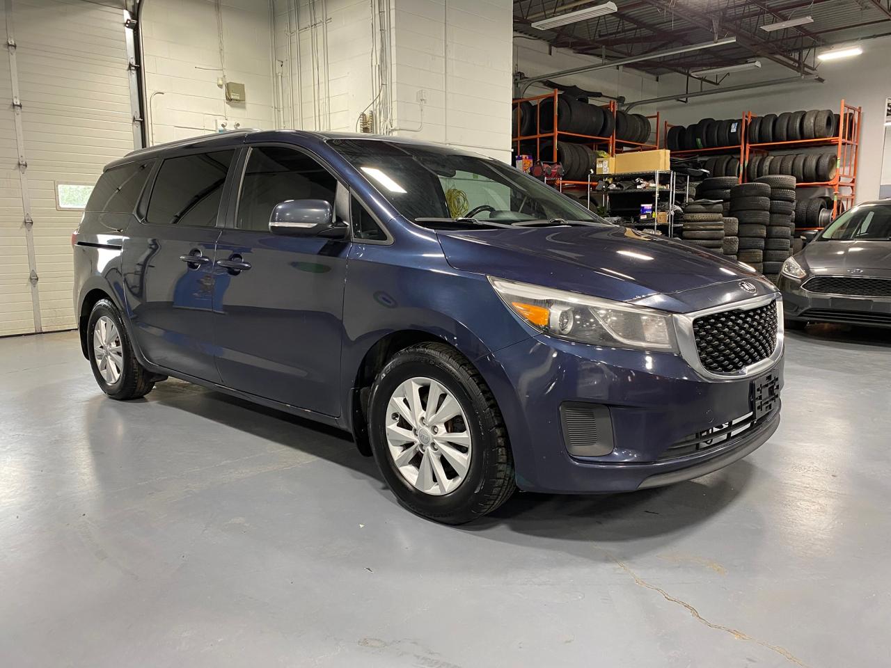 2017 Kia Sedona LX - Photo #7