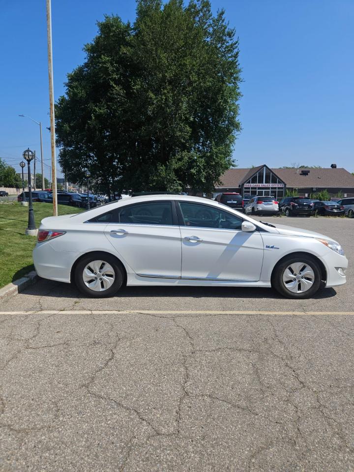 2013 Hyundai Sonata Hybrid 4dr Sdn - Photo #11