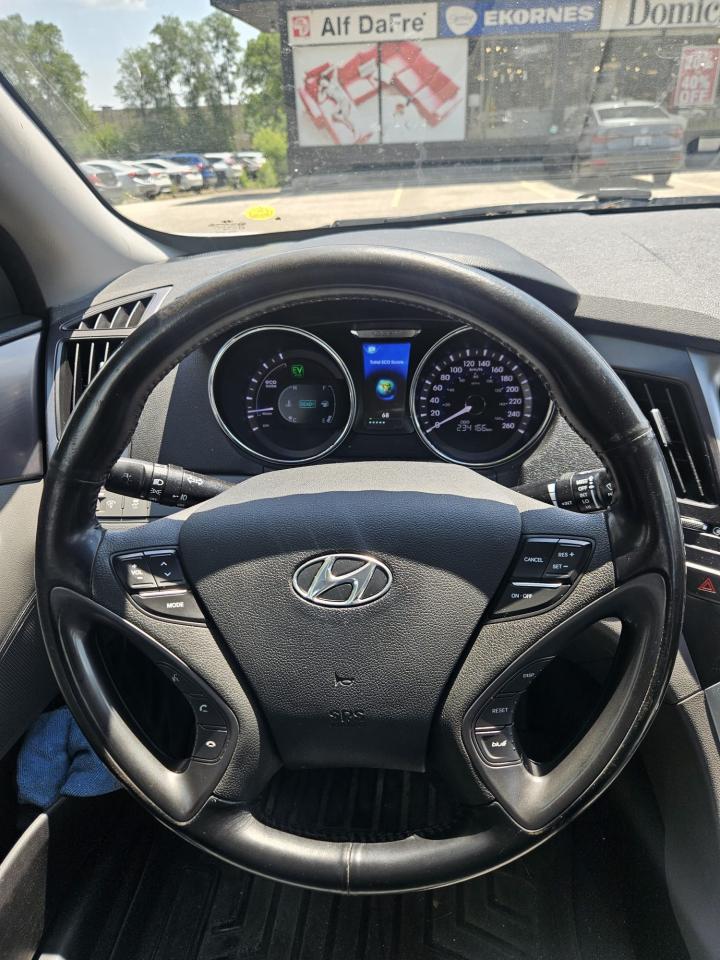 2013 Hyundai Sonata Hybrid 4dr Sdn - Photo #16