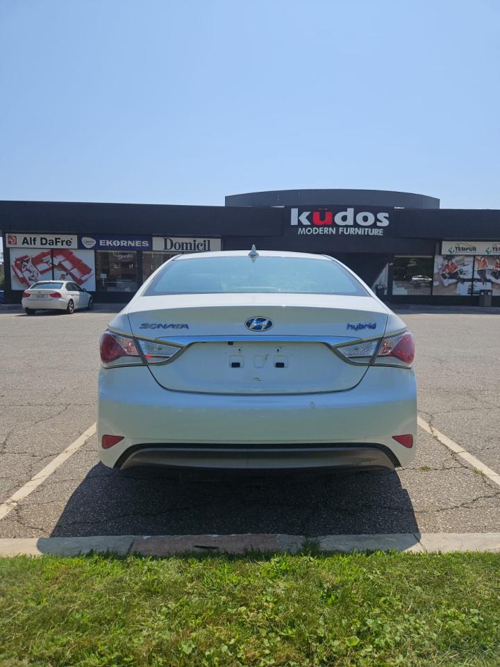 2013 Hyundai Sonata Hybrid 4dr Sdn - Photo #12