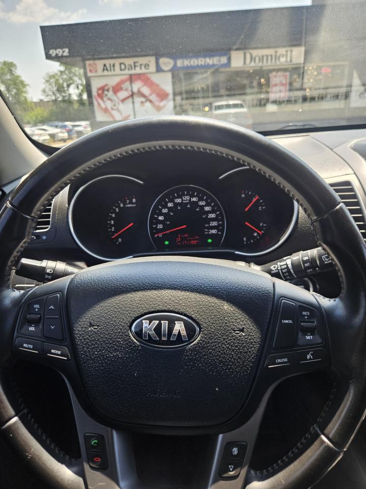 2014 Kia Sorento LX Premium - Photo #16