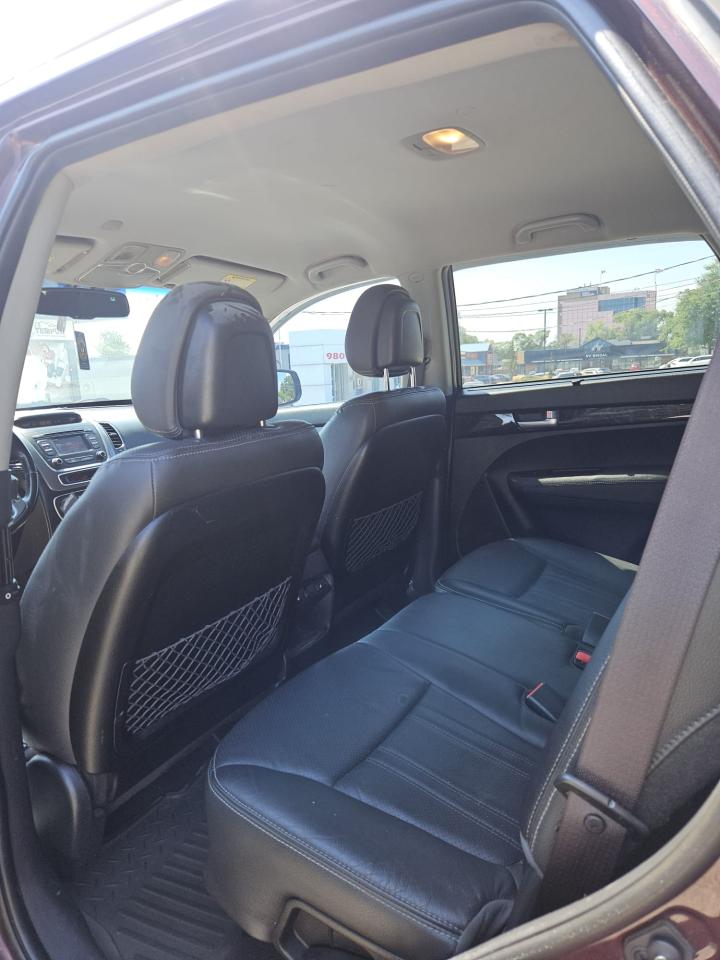 2014 Kia Sorento LX Premium - Photo #15