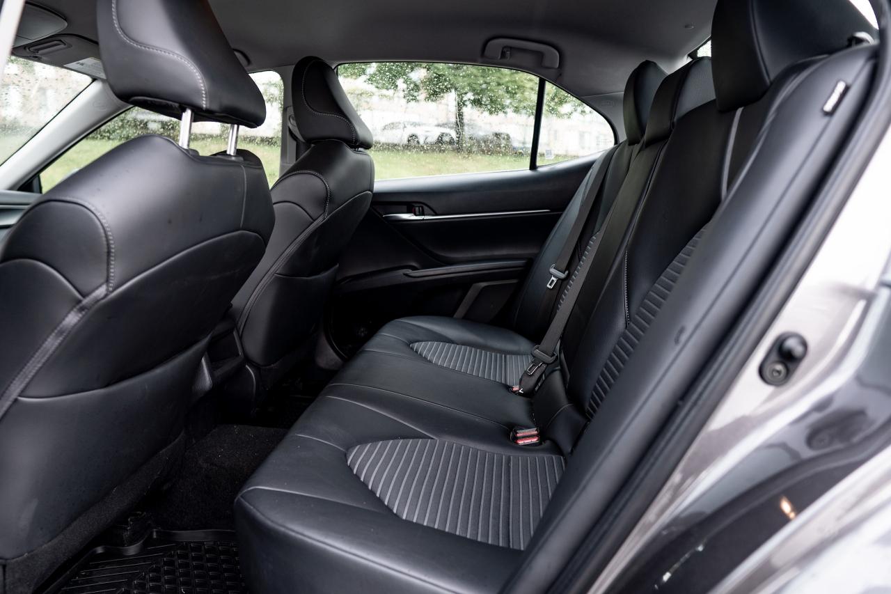 2022 Toyota Camry SE - Photo #9