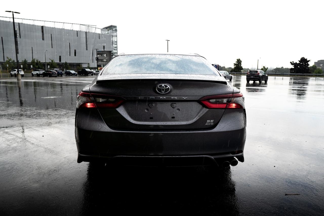 2022 Toyota Camry SE - Photo #5