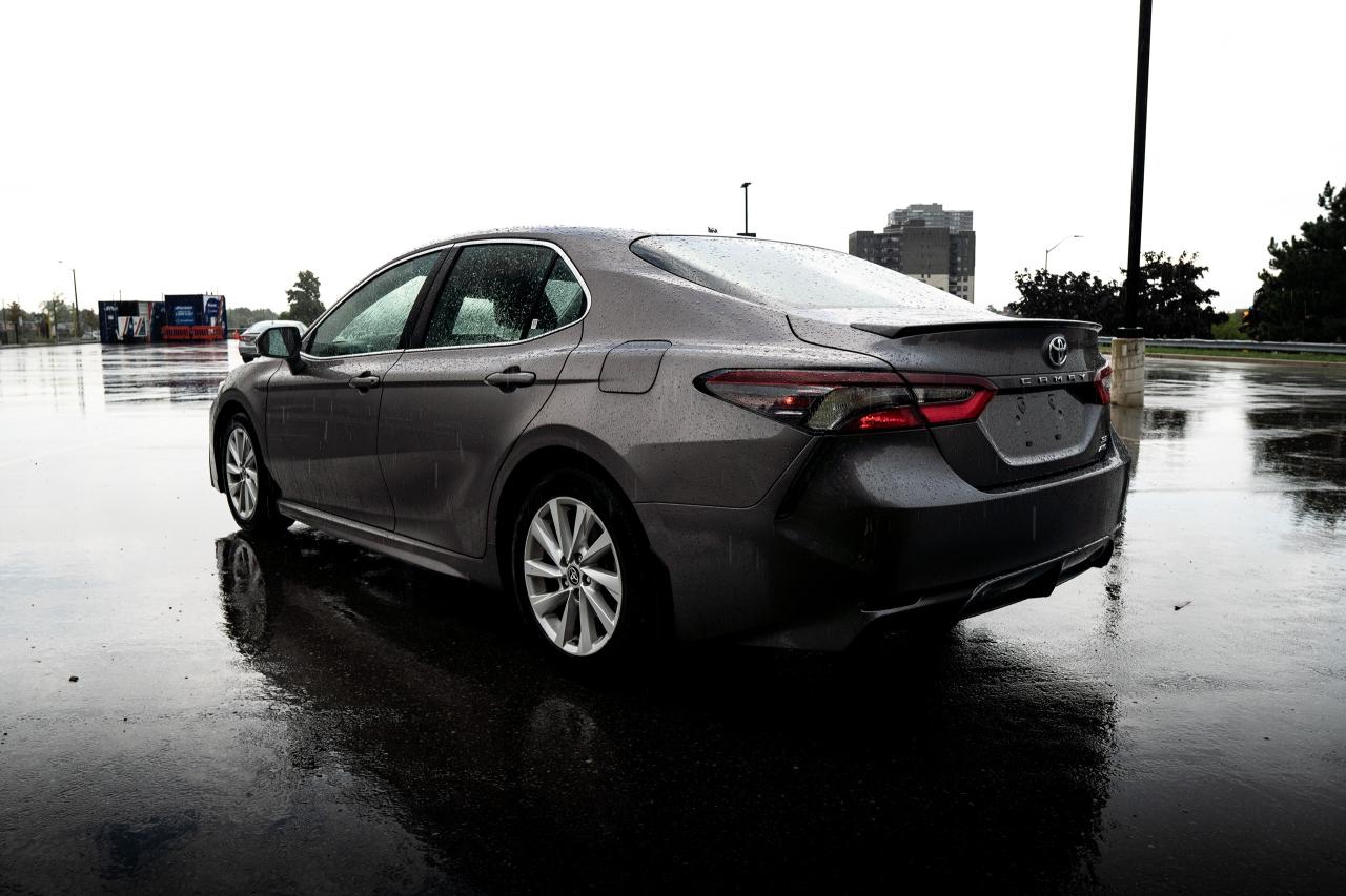 2022 Toyota Camry SE - Photo #6