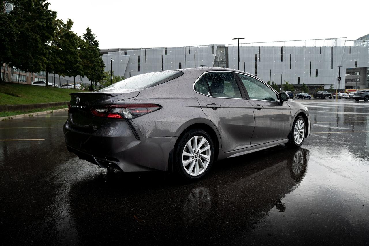 2022 Toyota Camry SE - Photo #4