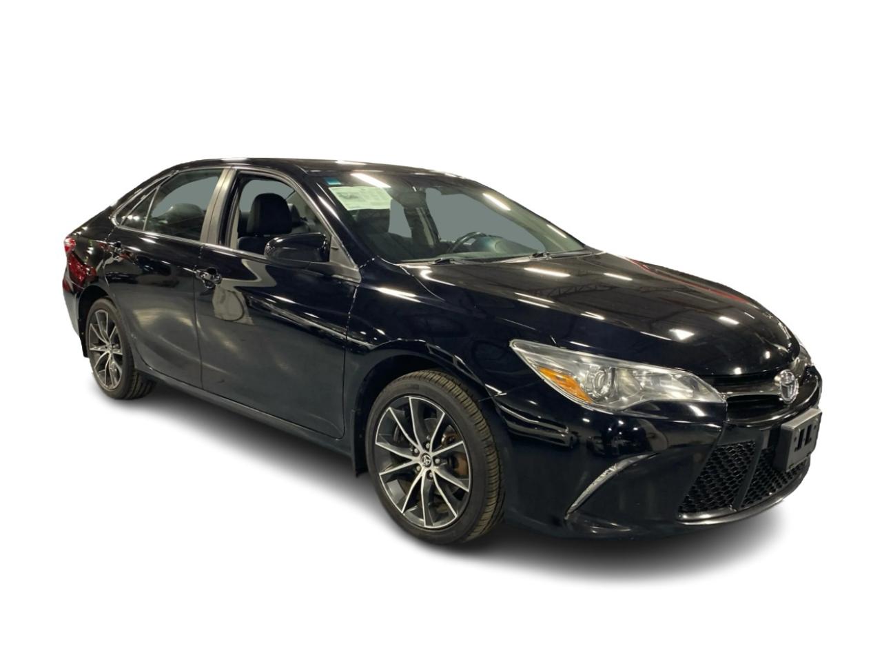 2015 Toyota Camry XSE Photo2