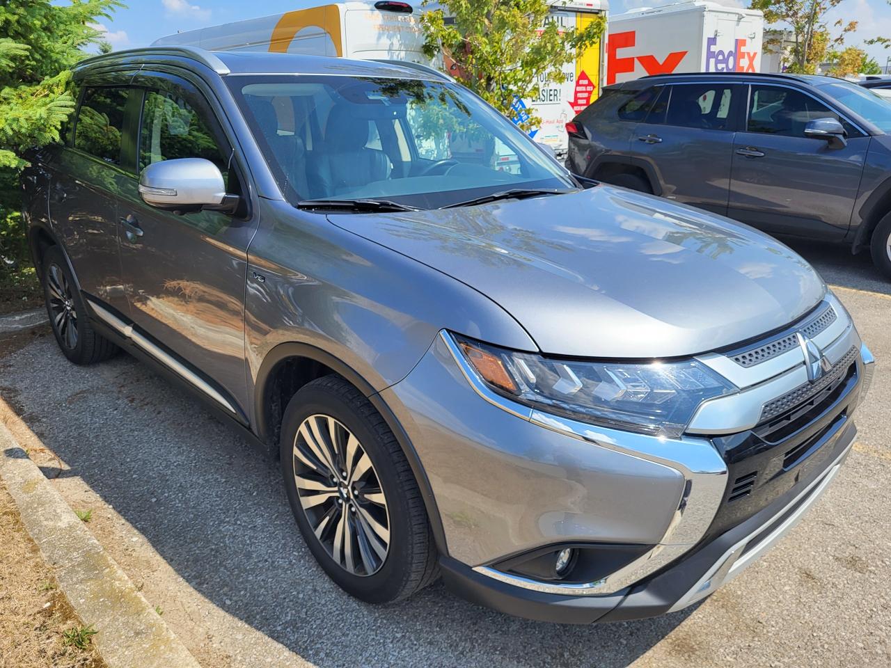 2020 Mitsubishi Outlander GT Photo2