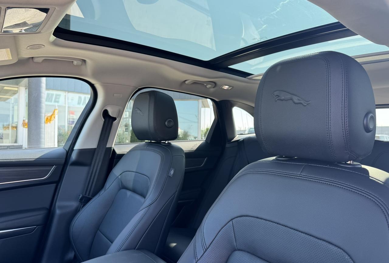 2022 Jaguar F-PACE P250 S Photo