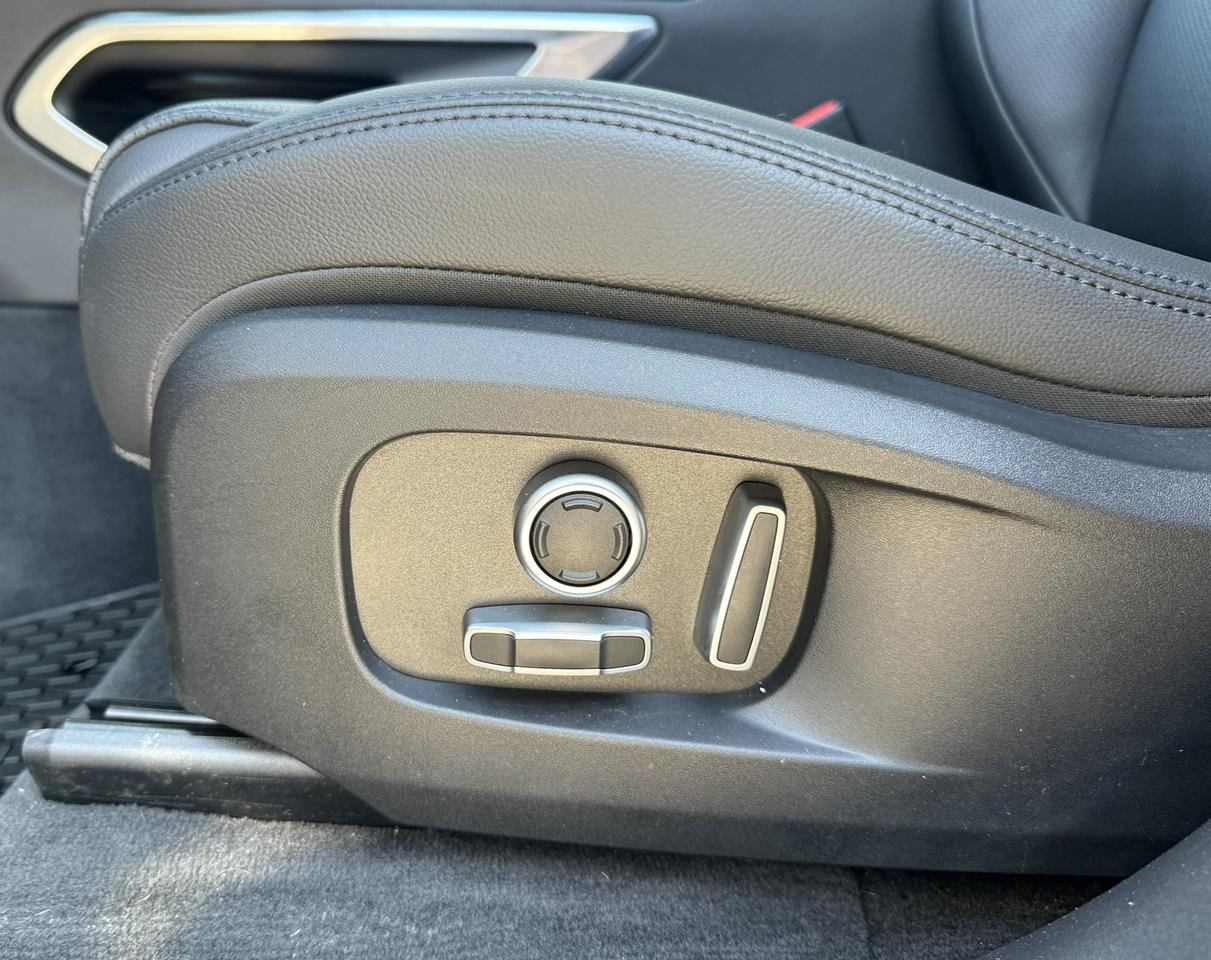 2022 Jaguar F-PACE P250 S Photo