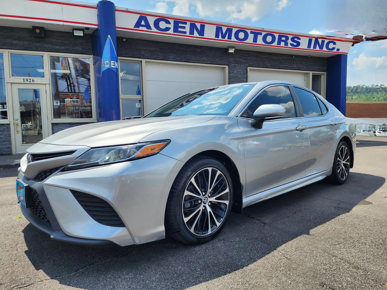 <p data-start=73 data-end=136><em>ACEN MOTORS ON VACATION</em> * RETURNING TO NORMAL ACTIVITES ON SEPTEMBER 11- 2026&nbsp;</p><p data-start=73 data-end=136>THANKS FOR VIEWING OUR INVENTORY.</p><p>2018 TOYOTA CAMRY SE PLUS, SUNROOF, HEATED SEATS, ALLOY RIMS, BEATIFUL COLOR, NO ACCIDENTS, LOCAL CAR.</p><p>&nbsp;lane departure, push button start,.....</p><p>&nbsp;</p><p>****Price + HST + Licensing( No extra fees, no haggle price) **** Carfax report are provided with every vehicle at not extra charge! Customer Satisfaction is Our First Priority! Lowest price policy in effect ! Financing is available for vehicles of 10 years old or less! All vehicles come certified with 30 days powertrain guarantee included. Extended Warranty available up to 3 year Call us for more information and to book and appointment! ACEN MOTORS INC - Pre- owned vehicles come standard with one key, if we received more than one key from the previous owner, we include then, additional keys may be purchased at the time of the sale! Serving Hamilton, Ancaster, Stoney Creek, Binbrook, Grimsby, London, St. Catharines, Burlington, Mississauga, Toronto and other provinces for over 18 years. Visit us online : www. acenmotors.com ACEN MOTORS INC. 1926 KING ST. EAST. Hamilton - On L8K 1W1 CONTACT US AT 905- 545-7200s</p>