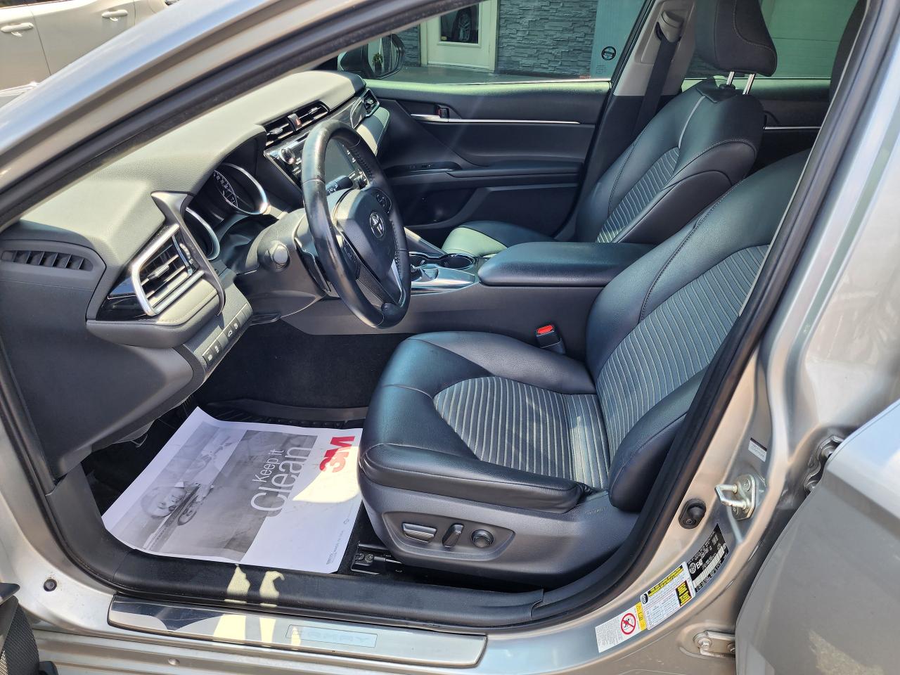 2018 Toyota Camry SE - Photo #11