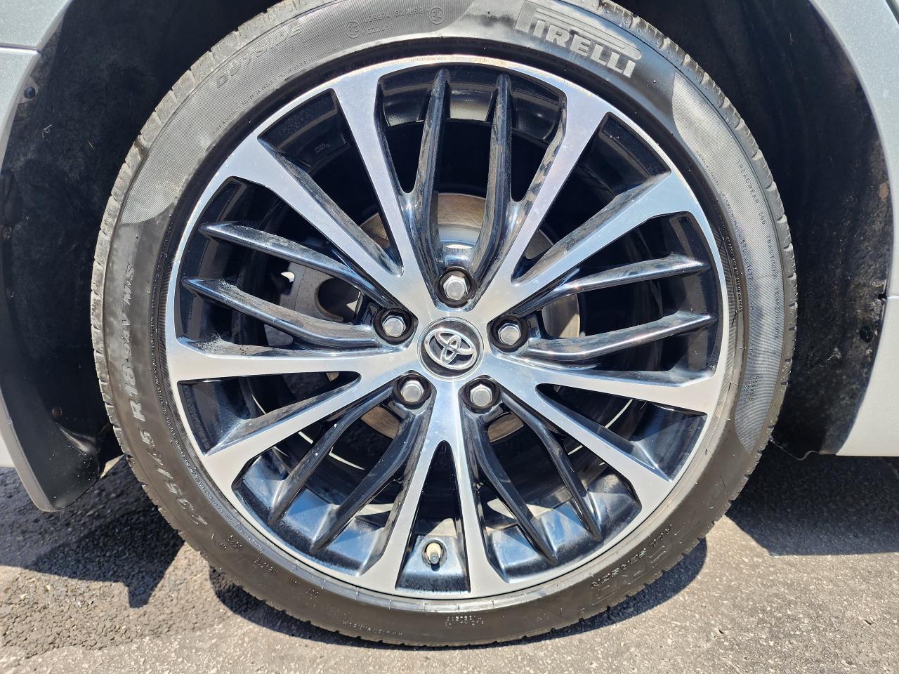 2018 Toyota Camry SE - Photo #7