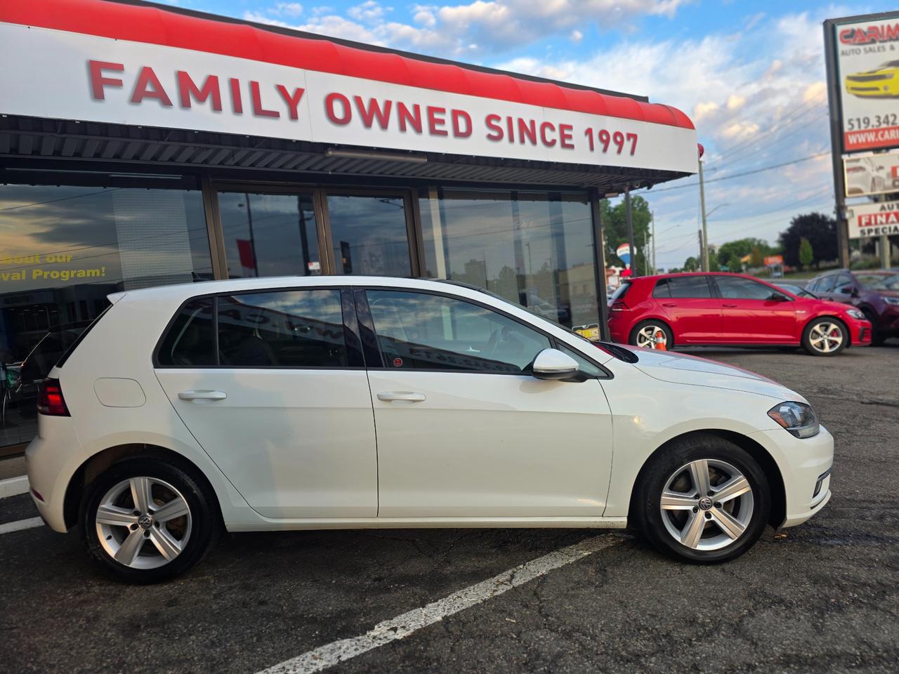 2018 Volkswagen Golf 1.8 TSI Comfortline Accident Free | One Owner | Sunroof | Heated Seats | Backup Camera Photo