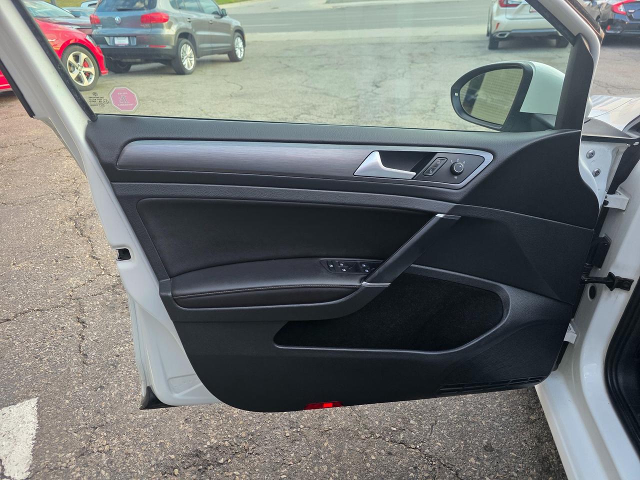 2018 Volkswagen Golf 1.8 TSI Comfortline Accident Free | One Owner | Sunroof | Heated Seats | Backup Camera Photo