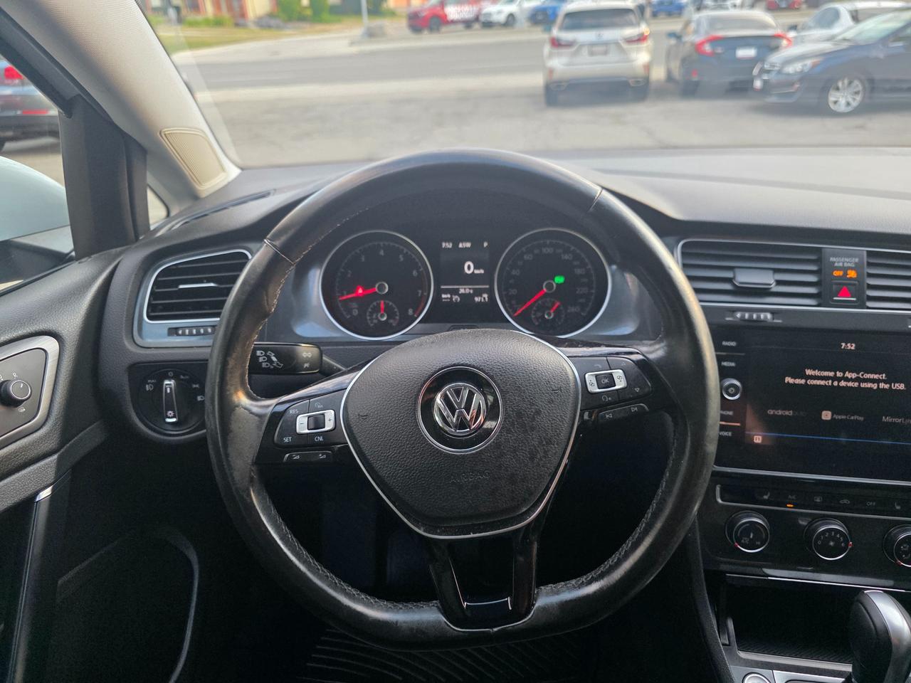 2018 Volkswagen Golf 1.8 TSI Comfortline Accident Free | One Owner | Sunroof | Heated Seats | Backup Camera Photo