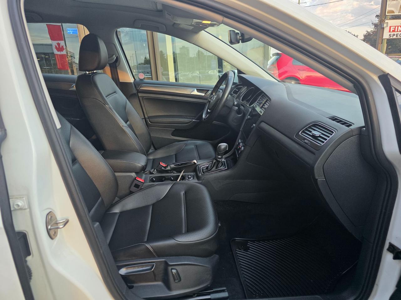 2018 Volkswagen Golf 1.8 TSI Comfortline Accident Free | One Owner | Sunroof | Heated Seats | Backup Camera Photo