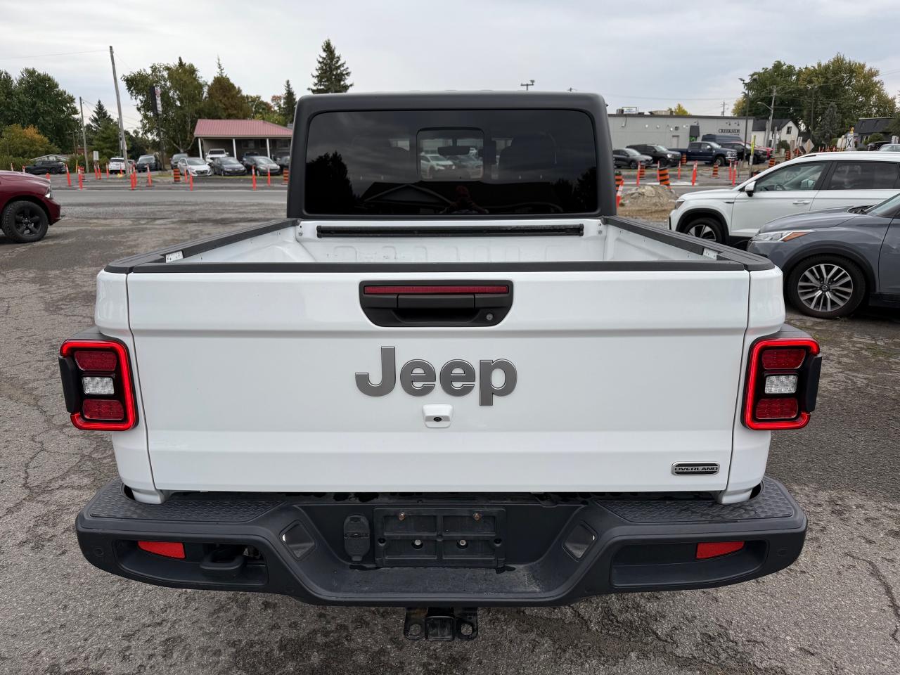 2020 Jeep Gladiator Overland 6-Speed Manual! Heated steering! Photo3