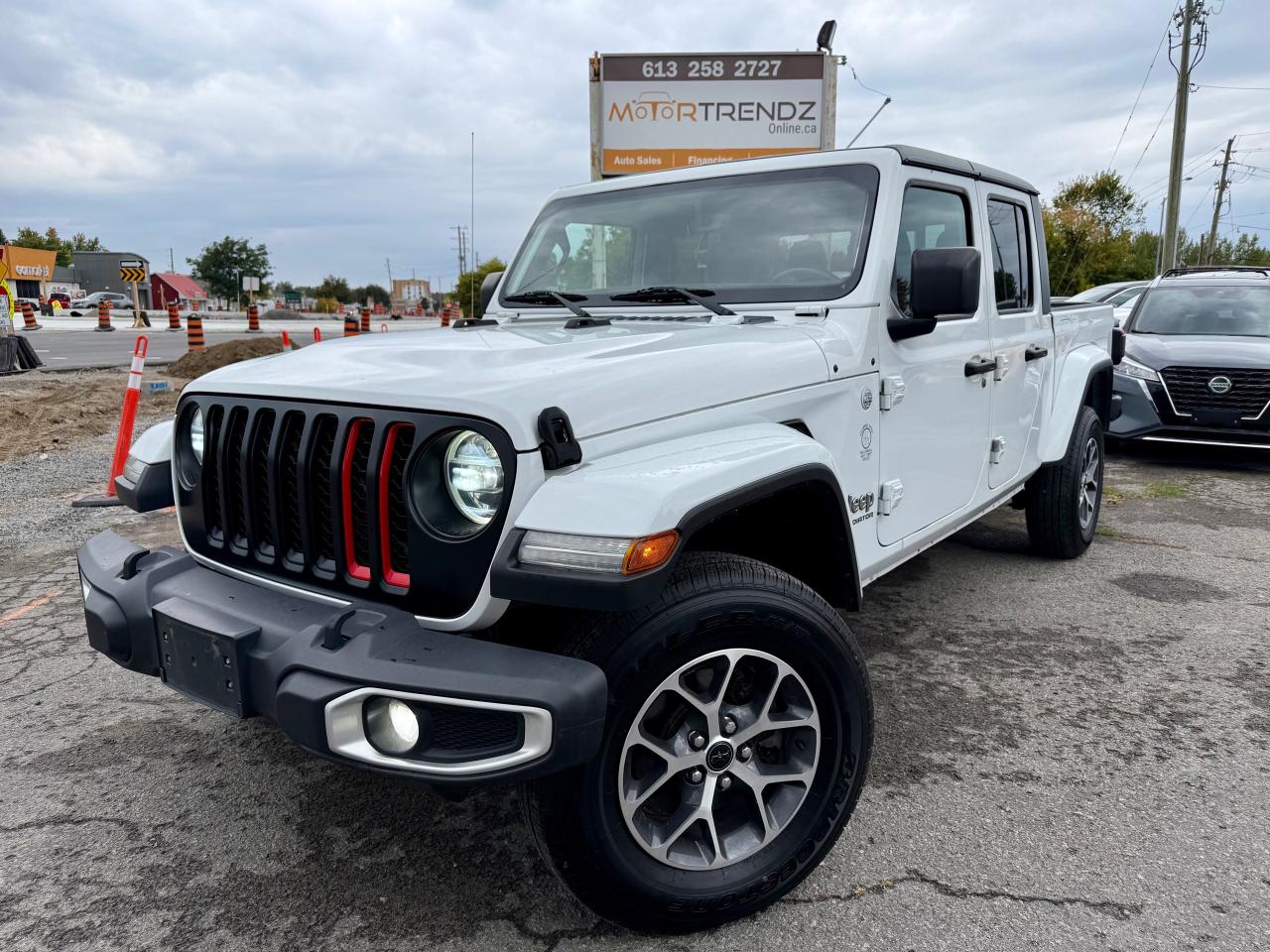 Used 2020 Jeep Gladiator Overland 6-Speed Manual! Heated steering! for sale in Kemptville, ON