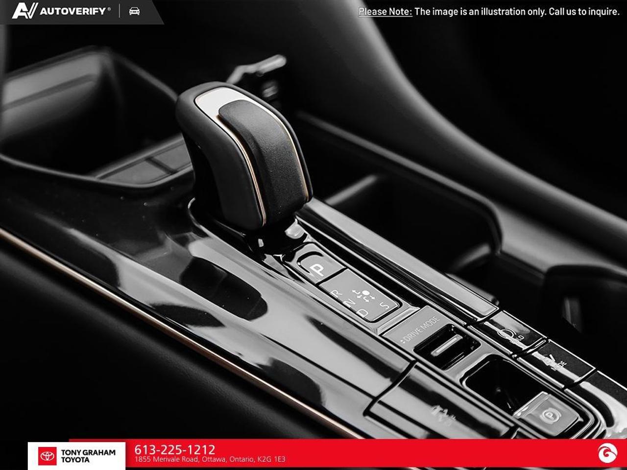 2025 Toyota Crown Signia Limited Photo