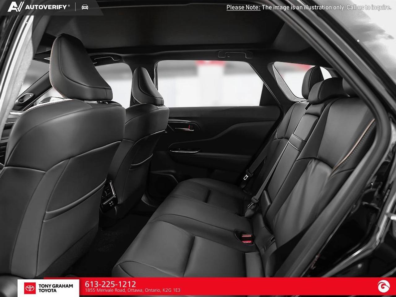 2025 Toyota Crown Signia Limited Photo