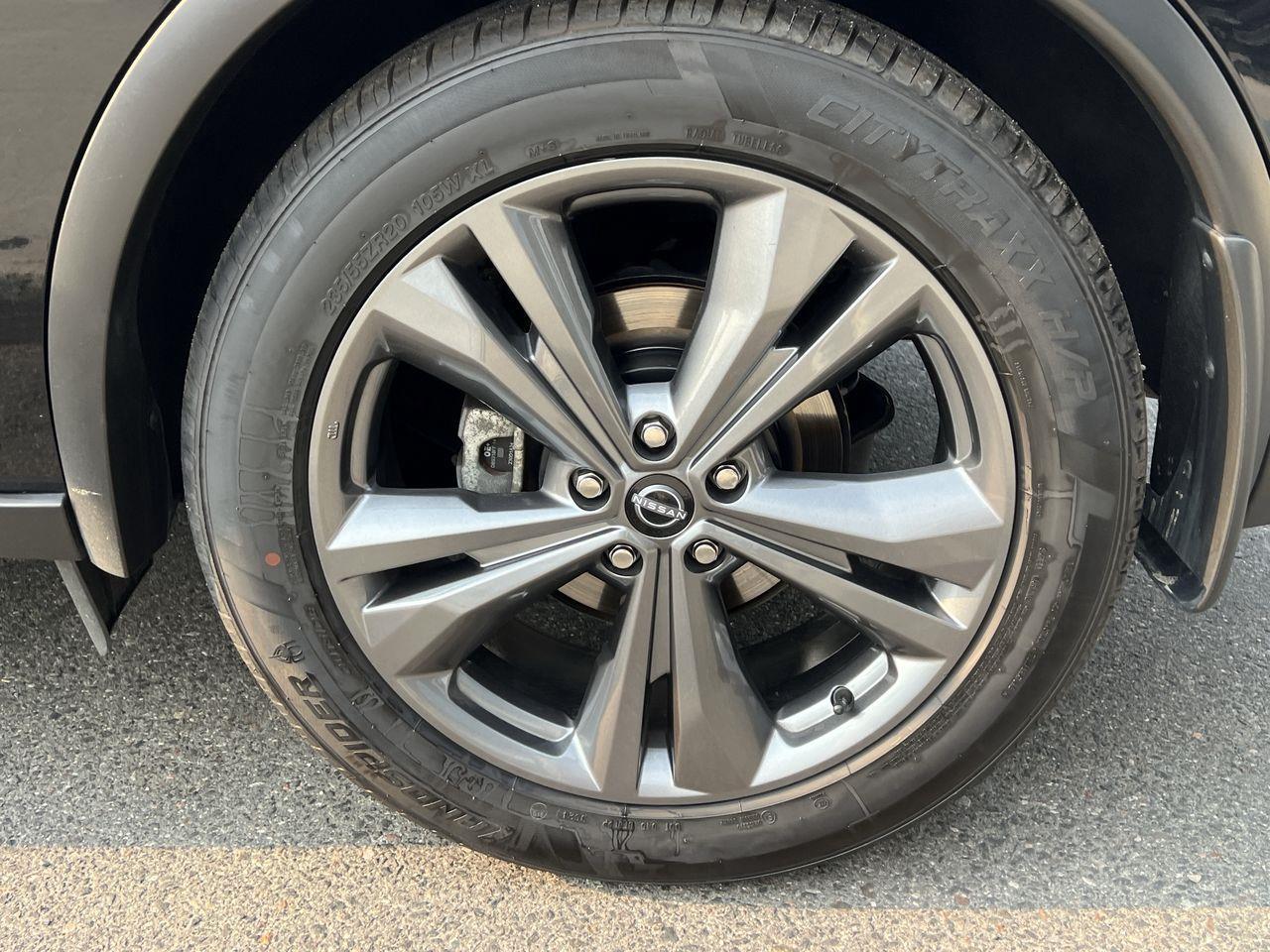 2023 Nissan Murano Platinum PREVIOUS DAILY RENTAL - MOONROOF, HEATED AND COOLED LEATHER SEATS, POWER CONTROL SEATS, NAV, SIRIUS Photo