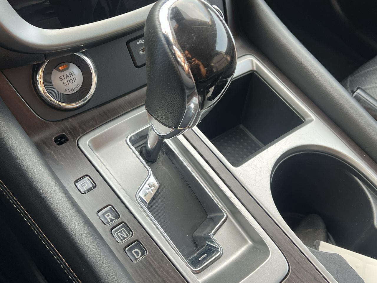 2023 Nissan Murano Platinum PREVIOUS DAILY RENTAL - MOONROOF, HEATED AND COOLED LEATHER SEATS, POWER CONTROL SEATS, NAV, SIRIUS Photo