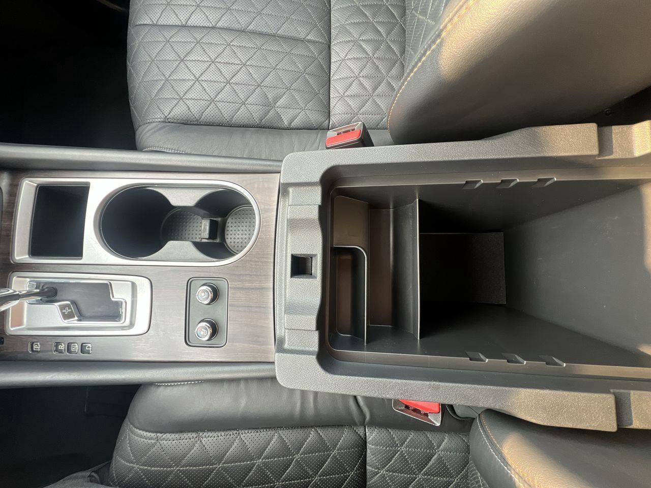 2023 Nissan Murano Platinum PREVIOUS DAILY RENTAL - MOONROOF, HEATED AND COOLED LEATHER SEATS, POWER CONTROL SEATS, NAV, SIRIUS Photo