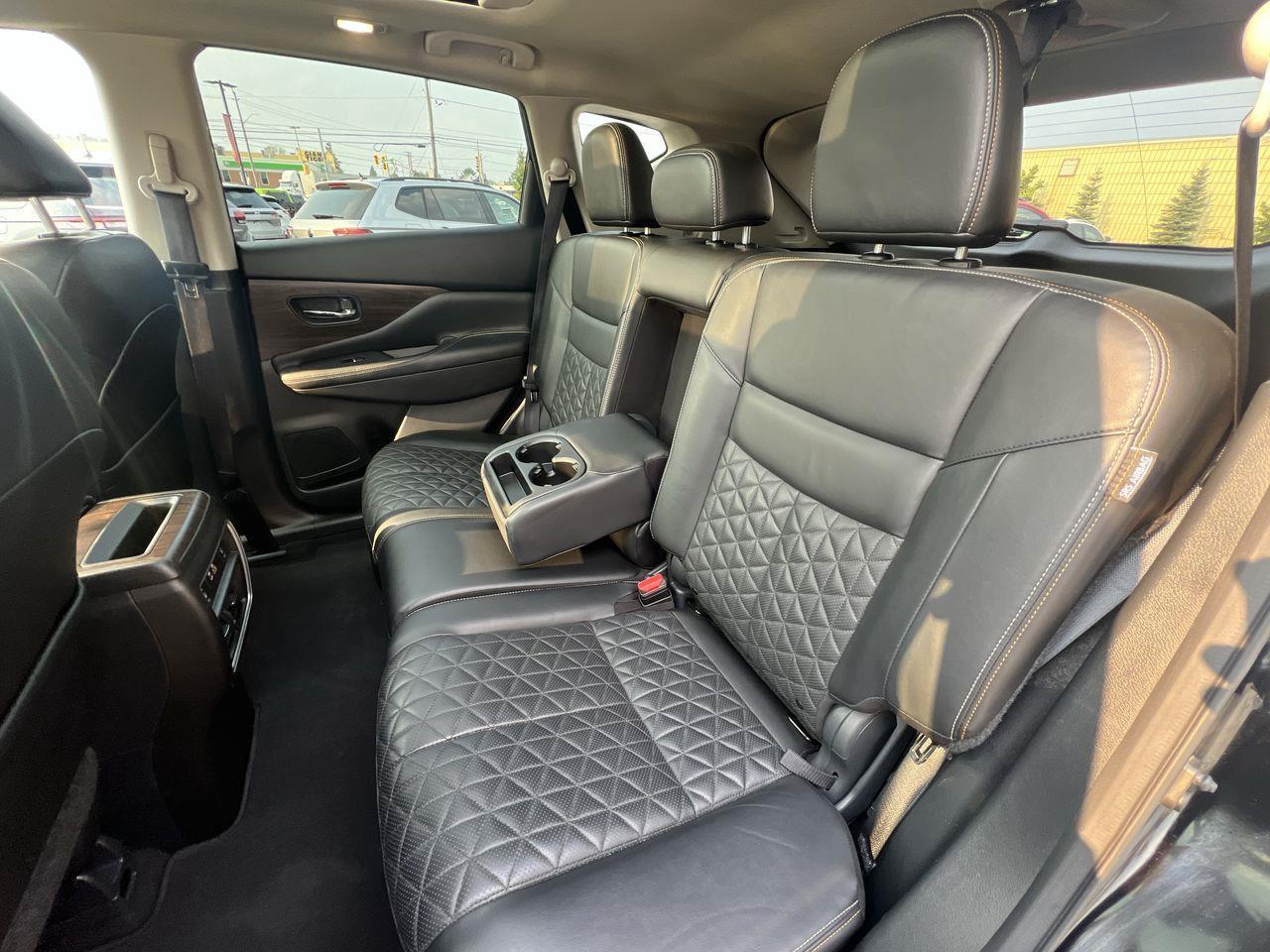 2023 Nissan Murano Platinum PREVIOUS DAILY RENTAL - MOONROOF, HEATED AND COOLED LEATHER SEATS, POWER CONTROL SEATS, NAV, SIRIUS Photo