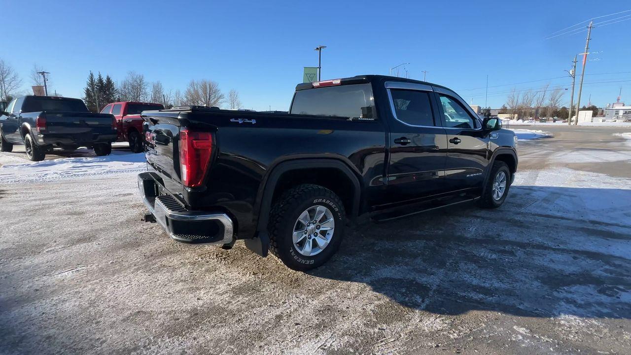 2021 GMC Sierra 1500 SLE 4X4, DIESEL, 6 PASSENGER, SIRIUS XM, NAV, PUSH TO START, BACK UP CAMERA!! Photo3