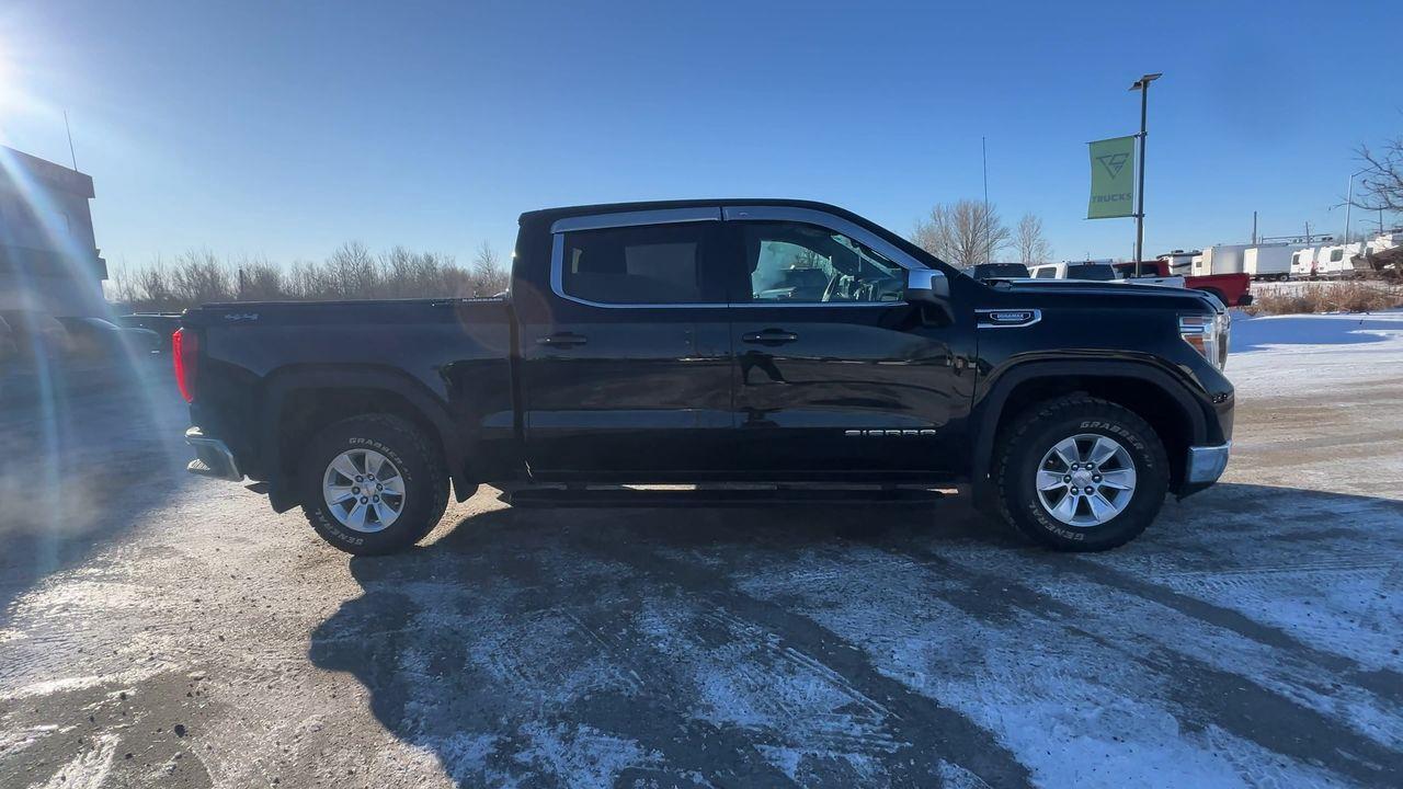 2021 GMC Sierra 1500 SLE 4X4, DIESEL, 6 PASSENGER, SIRIUS XM, NAV, PUSH TO START, BACK UP CAMERA!! Photo4