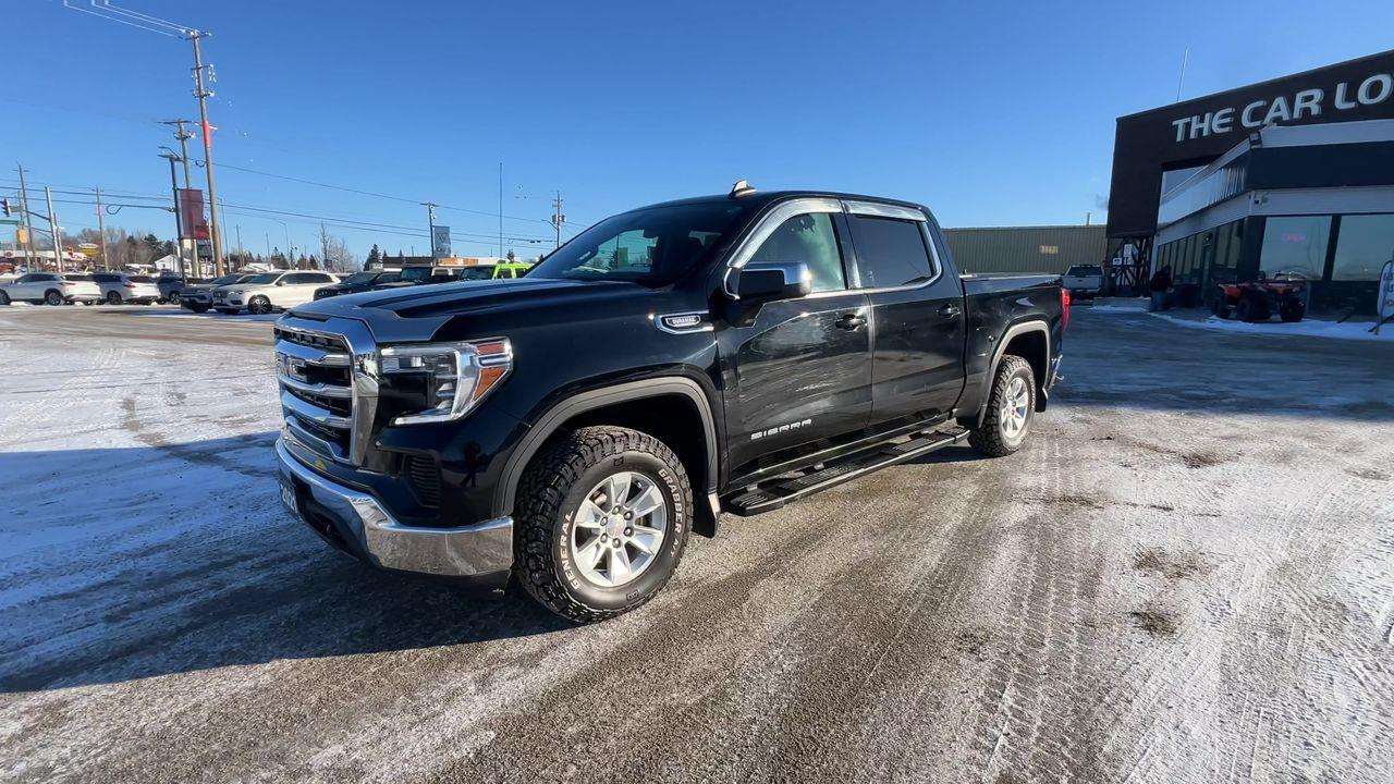 2021 GMC Sierra 1500 SLE 4X4, DIESEL, 6 PASSENGER, SIRIUS XM, NAV, PUSH TO START, BACK UP CAMERA!! Photo