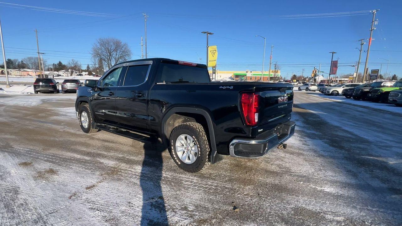 2021 GMC Sierra 1500 SLE 4X4, DIESEL, 6 PASSENGER, SIRIUS XM, NAV, PUSH TO START, BACK UP CAMERA!! Photo