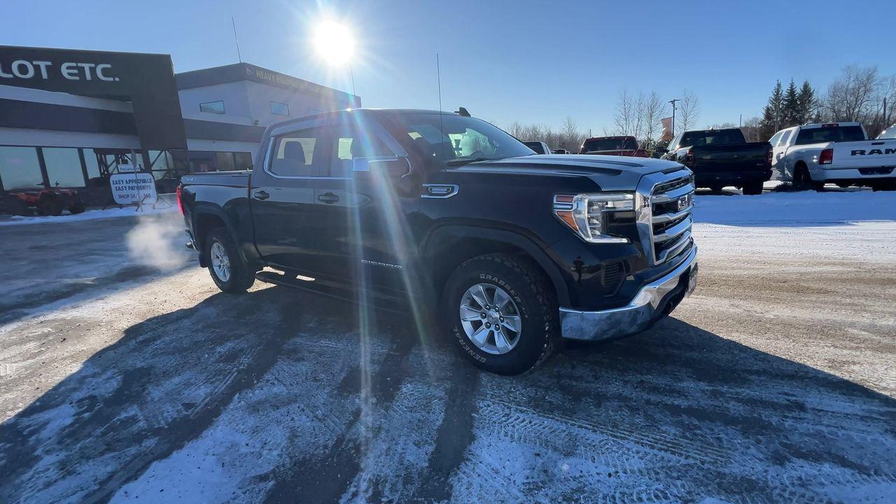 2021 GMC Sierra 1500 SLE 4X4, DIESEL, 6 PASSENGER, SIRIUS XM, NAV, PUSH TO START, BACK UP CAMERA!! Photo