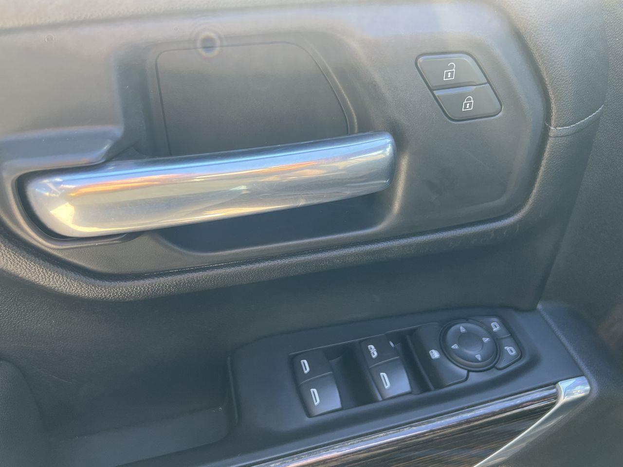 2021 GMC Sierra 1500 SLE 4X4, DIESEL, 6 PASSENGER, SIRIUS XM, NAV, PUSH TO START, BACK UP CAMERA!! Photo