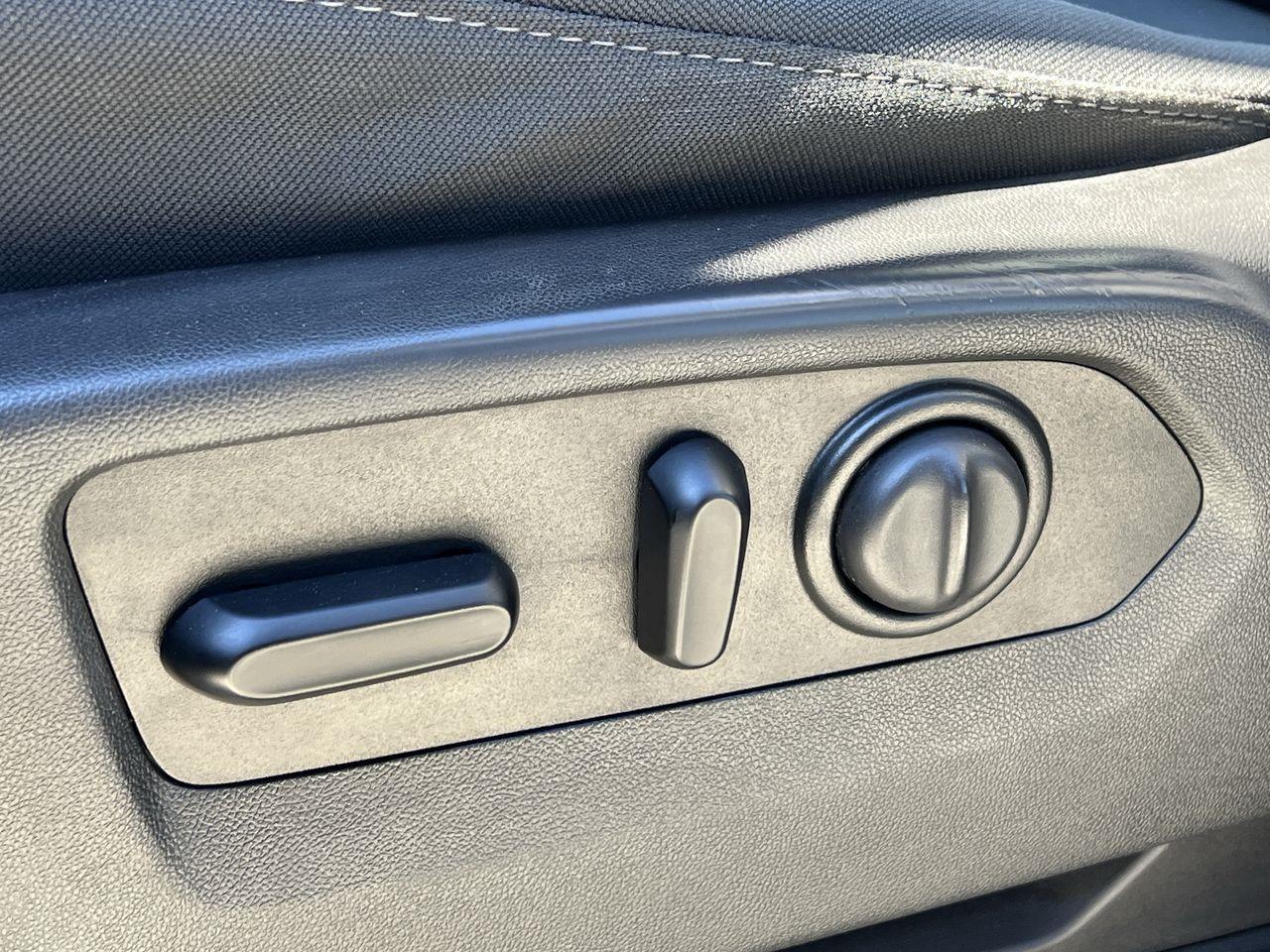 2021 GMC Sierra 1500 SLE 4X4, DIESEL, 6 PASSENGER, SIRIUS XM, NAV, PUSH TO START, BACK UP CAMERA!! Photo