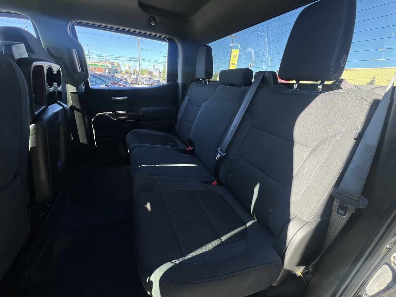 2021 GMC Sierra 1500 SLE 4X4, DIESEL, 6 PASSENGER, SIRIUS XM, NAV, PUSH TO START, BACK UP CAMERA!! Photo