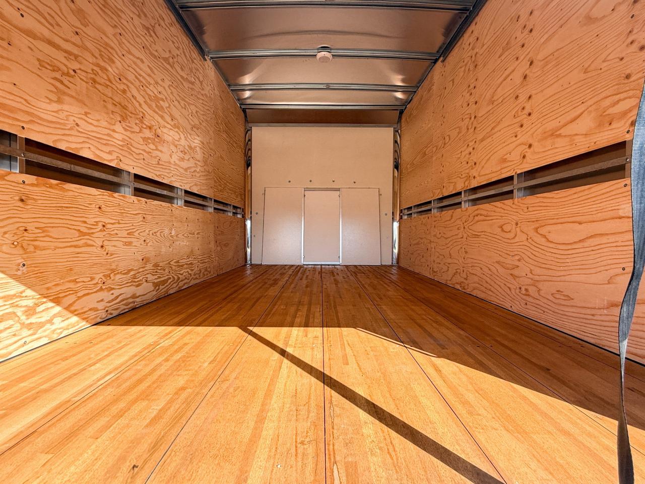 2025 Chevrolet Express Cutaway Work Van 4.3L V6 WITH REMOTE ENTRY, POWER DRIVER'S SEAT, CLOTH SEATS, AIR CONDITIONING, CRUISE CONTROL, MP3 PLAYER, BLUETOOTH Photo