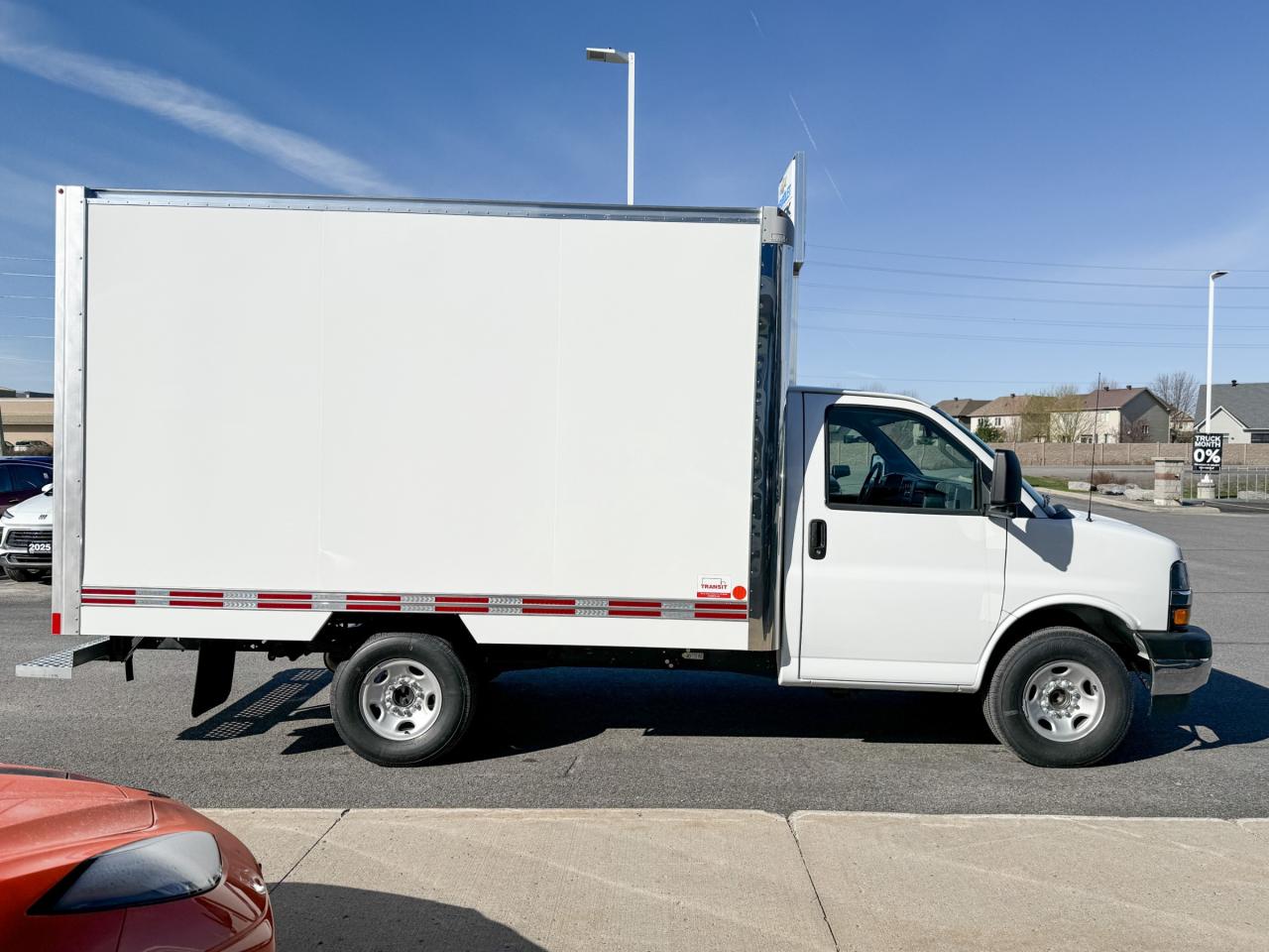 2025 Chevrolet Express Cutaway Work Van 4.3L V6 WITH REMOTE ENTRY, POWER DRIVER'S SEAT, CLOTH SEATS, AIR CONDITIONING, CRUISE CONTROL, MP3 PLAYER, BLUETOOTH Photo