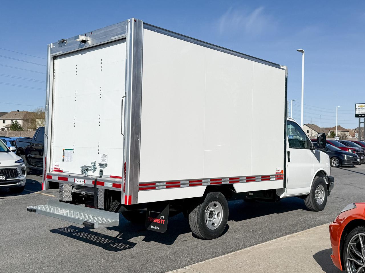 2025 Chevrolet Express Cutaway Work Van 4.3L V6 WITH REMOTE ENTRY, POWER DRIVER'S SEAT, CLOTH SEATS, AIR CONDITIONING, CRUISE CONTROL, MP3 PLAYER, BLUETOOTH Photo