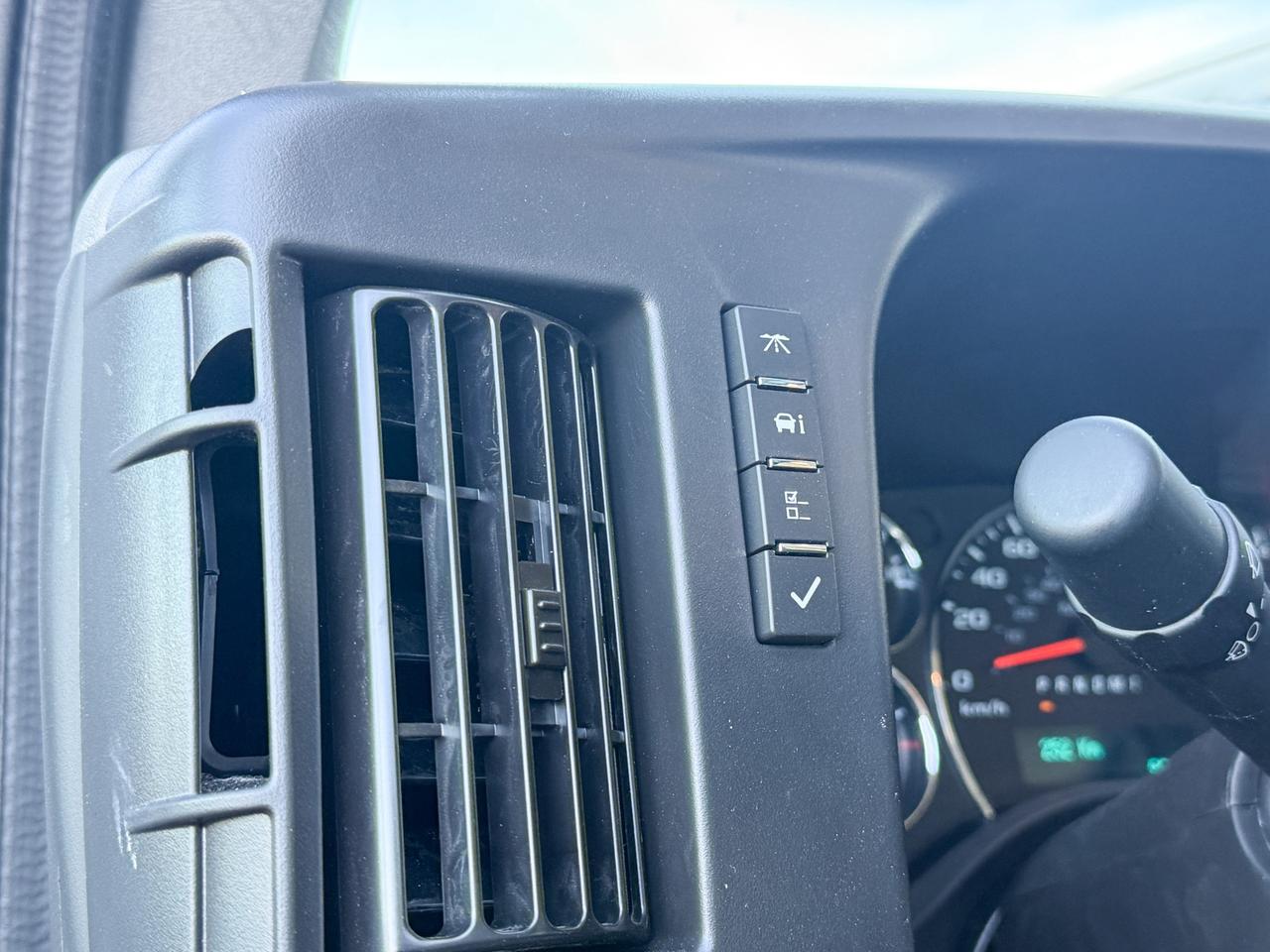 2025 Chevrolet Express Cutaway Work Van 4.3L V6 WITH REMOTE ENTRY, POWER DRIVER'S SEAT, CLOTH SEATS, AIR CONDITIONING, CRUISE CONTROL, MP3 PLAYER, BLUETOOTH Photo