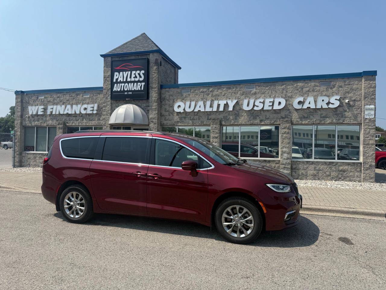 Used 2022 Chrysler Pacifica Touring L for sale in Sarnia, ON